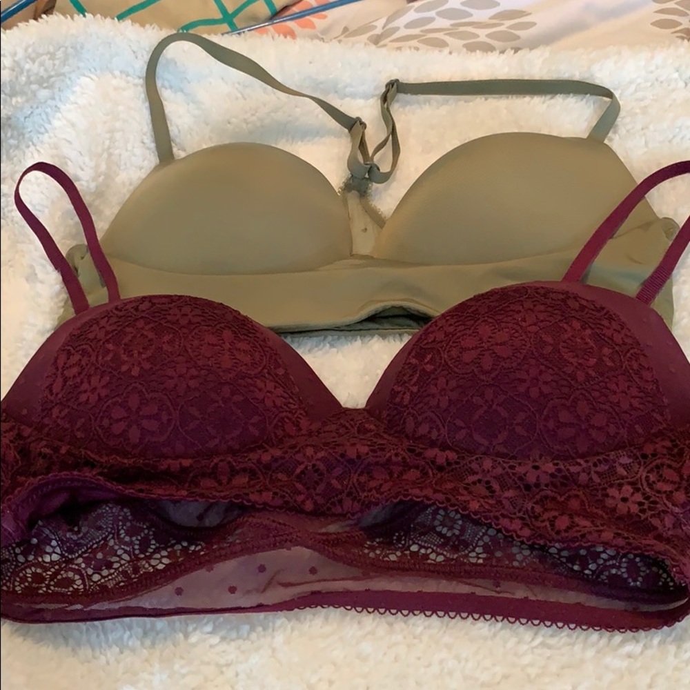 Victoria Secret Bras (4), Size Medium 32-34